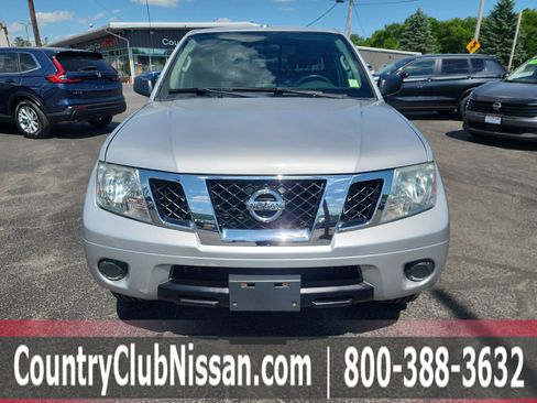 Used 2014 Nissan Frontier SV AWD/4WD image 3