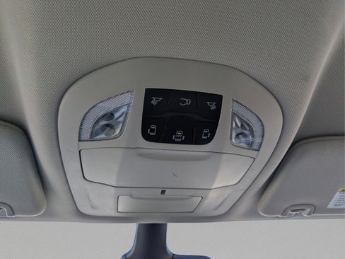 Used 2024 Chrysler Pacifica Touring-L image 23