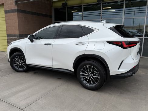 Used 2025 Lexus NX 250 FWD w/ Premium Package image 5