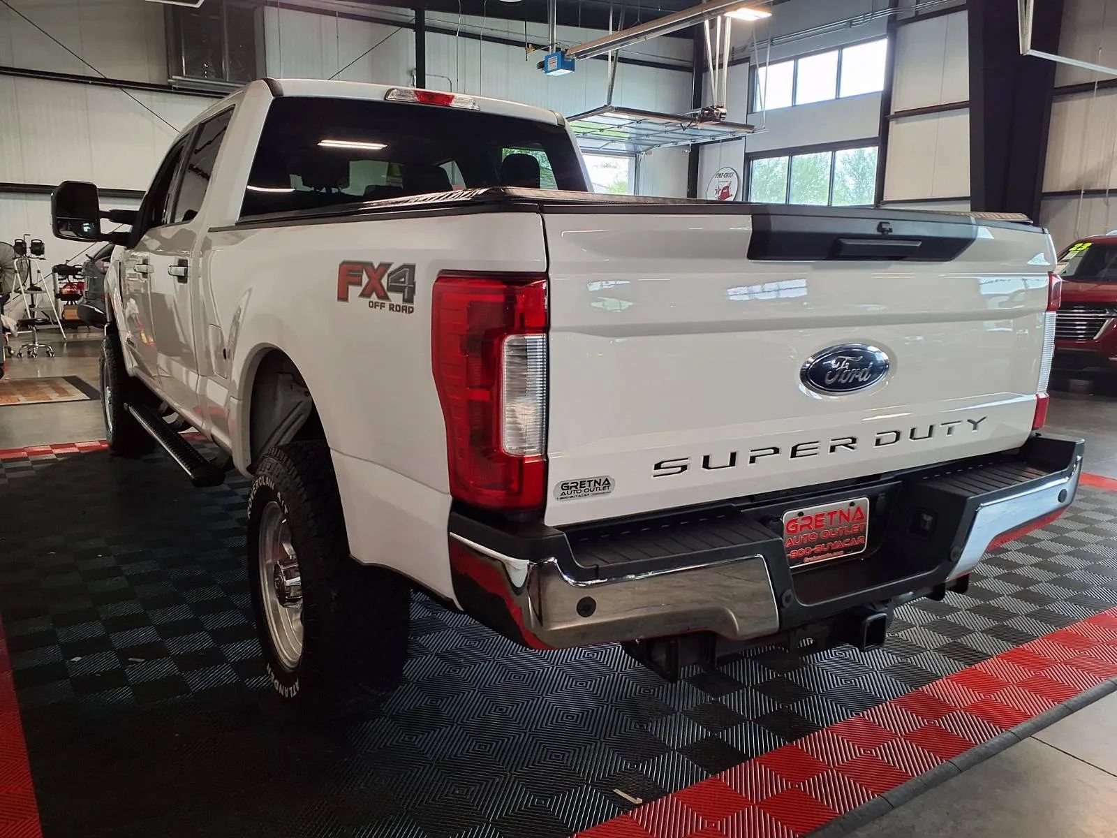 Used 2017 Ford F250 XLT w/ XLT Value Package AWD/4WD image 5