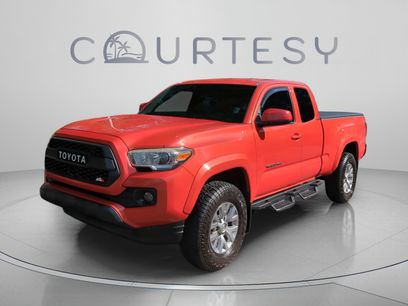 Used 2017 Toyota Tacoma SR5 w/ SR5 Appearance Package (SM)
