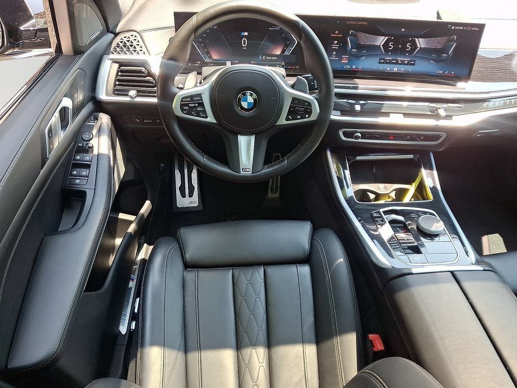 Used 2024 BMW X5 xDrive40i w/ M Sport Package AWD/4WD image 12