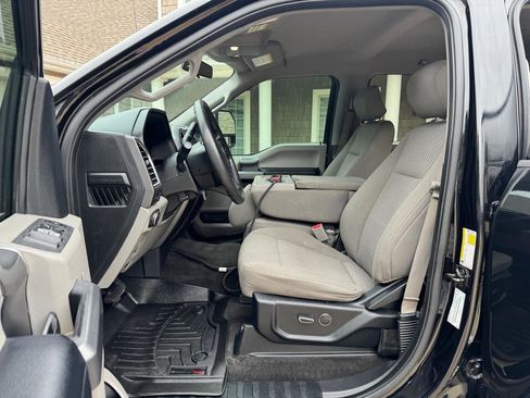 Used 2017 Ford F250 XLT w/ XLT Premium Package image 18