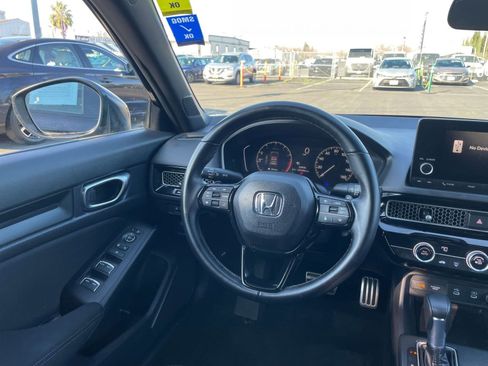 Used 2025 Honda Civic Sport image 32