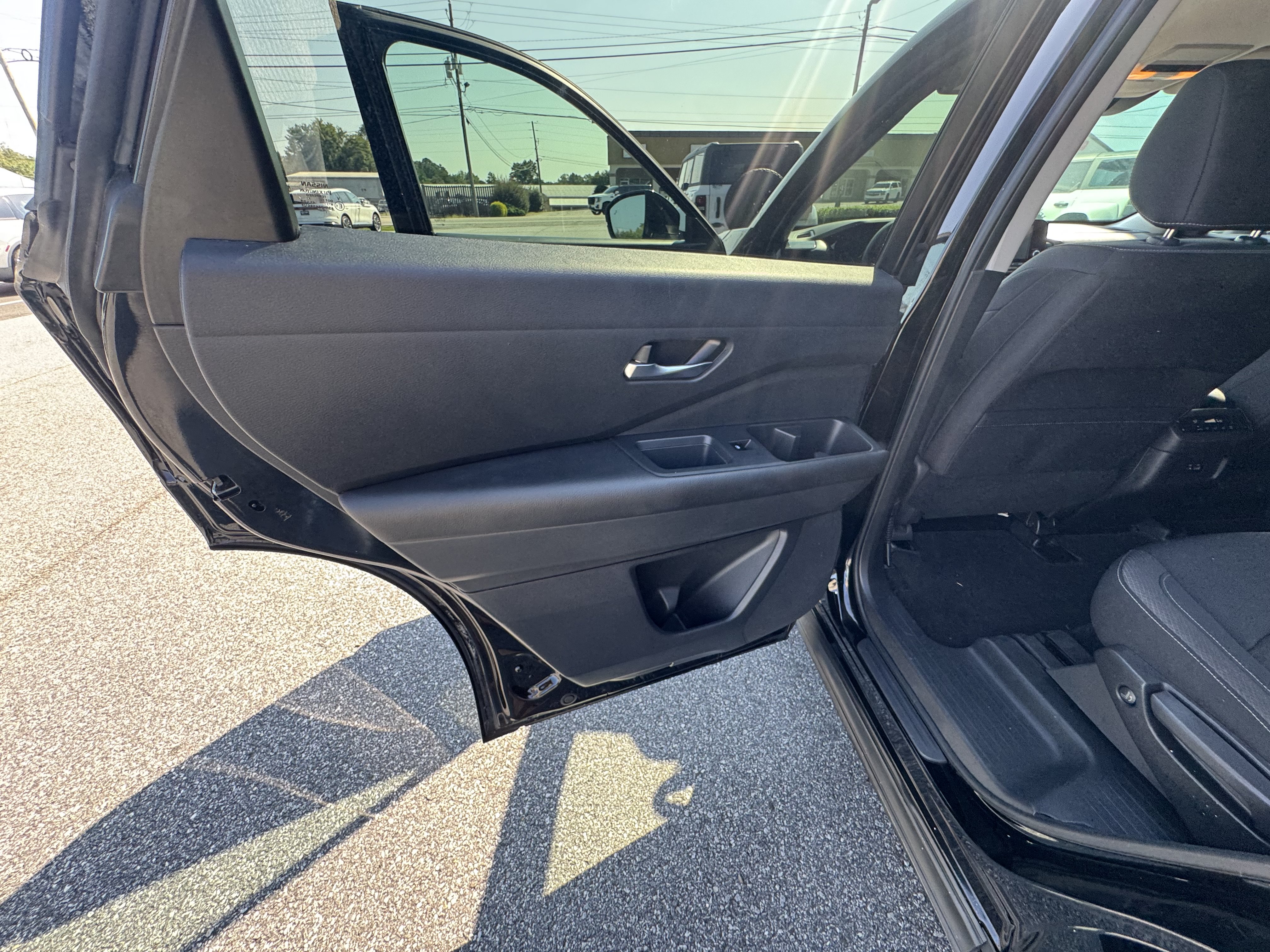 Used 2022 Nissan Pathfinder S AWD/4WD image 8