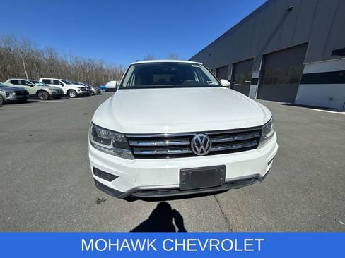 Used 2021 Volkswagen Tiguan SE w/ Panoramic Sunroof Package image 7