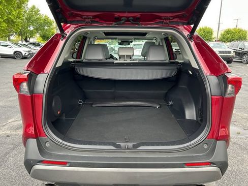 Used 2022 Toyota RAV4 Limited AWD/4WD image 19