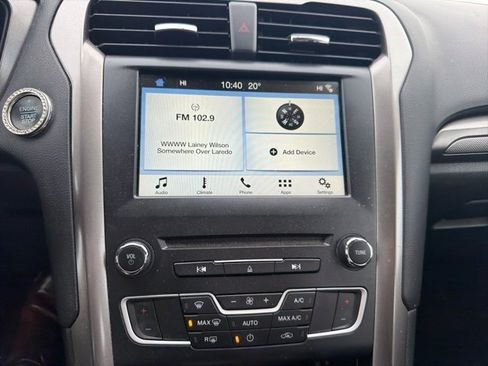 Used 2018 Ford Fusion SE w/ Fusion SE Technology Package image 13