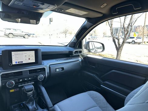 Used 2025 Toyota Tacoma SR5 AWD/4WD image 29