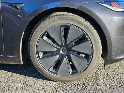 Used 2024 Tesla Model 3 Standard Range image 9