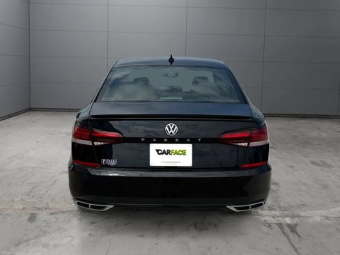 Used 2022 Volkswagen Passat 2.0T R-Line FWD image 10