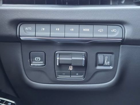New 2026 Cadillac Escalade Luxury w/ Touring Package AWD/4WD image 34
