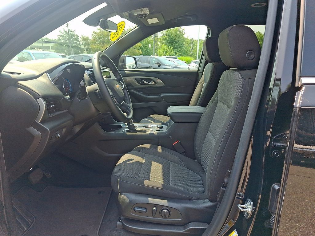 Certified 2023 Chevrolet Traverse LT AWD/4WD image 13