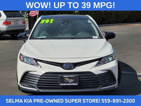 Used 2021 Toyota Camry LE image 3