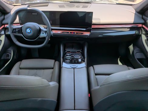 Used 2026 BMW i5 eDrive40 RWD image 34