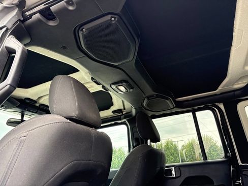 Used 2018 Jeep Wrangler Unlimited Sport S AWD/4WD image 11