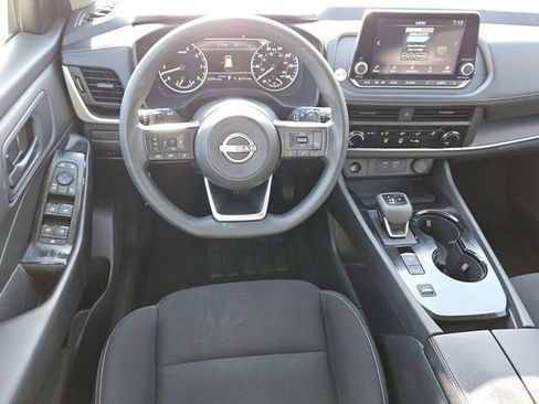 Used 2024 Nissan Rogue S FWD image 11