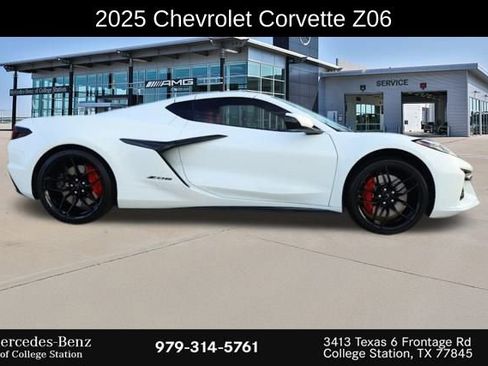Used 2025 Chevrolet Corvette Z06 image 2