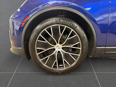 Used 2024 Porsche Macan 4 Electric image 14