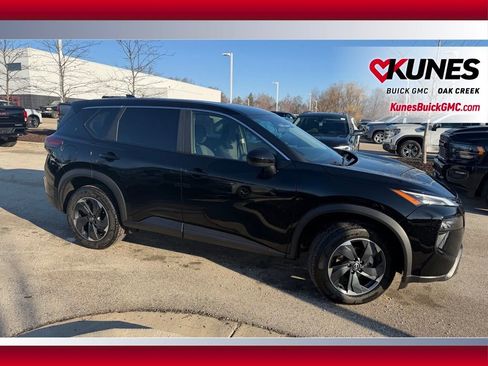 Used 2025 Nissan Rogue SV image 6