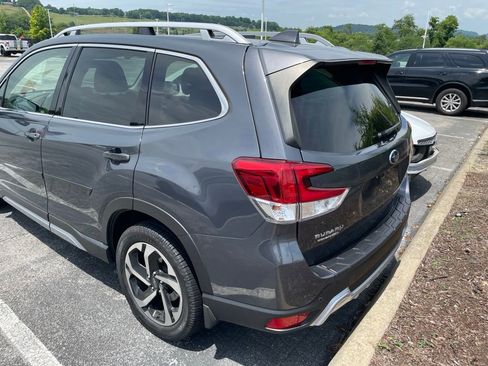 Used 2022 Subaru Forester Touring w/ Popular Package #2 AWD/4WD image 12