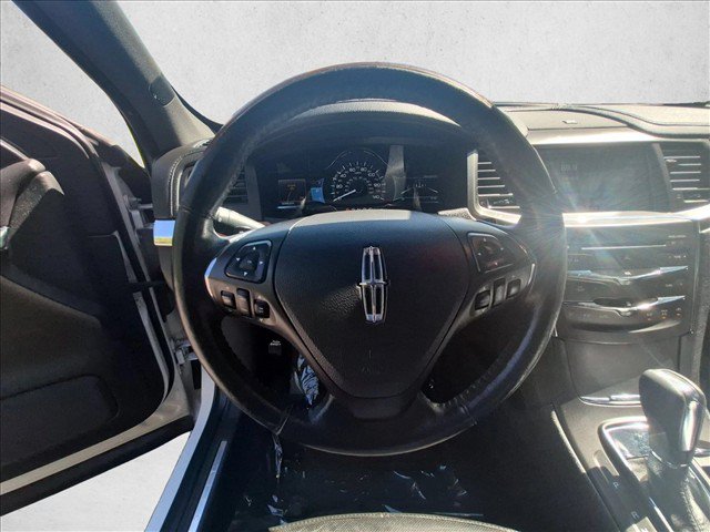 Used 2013 Lincoln MKS AWD image 28