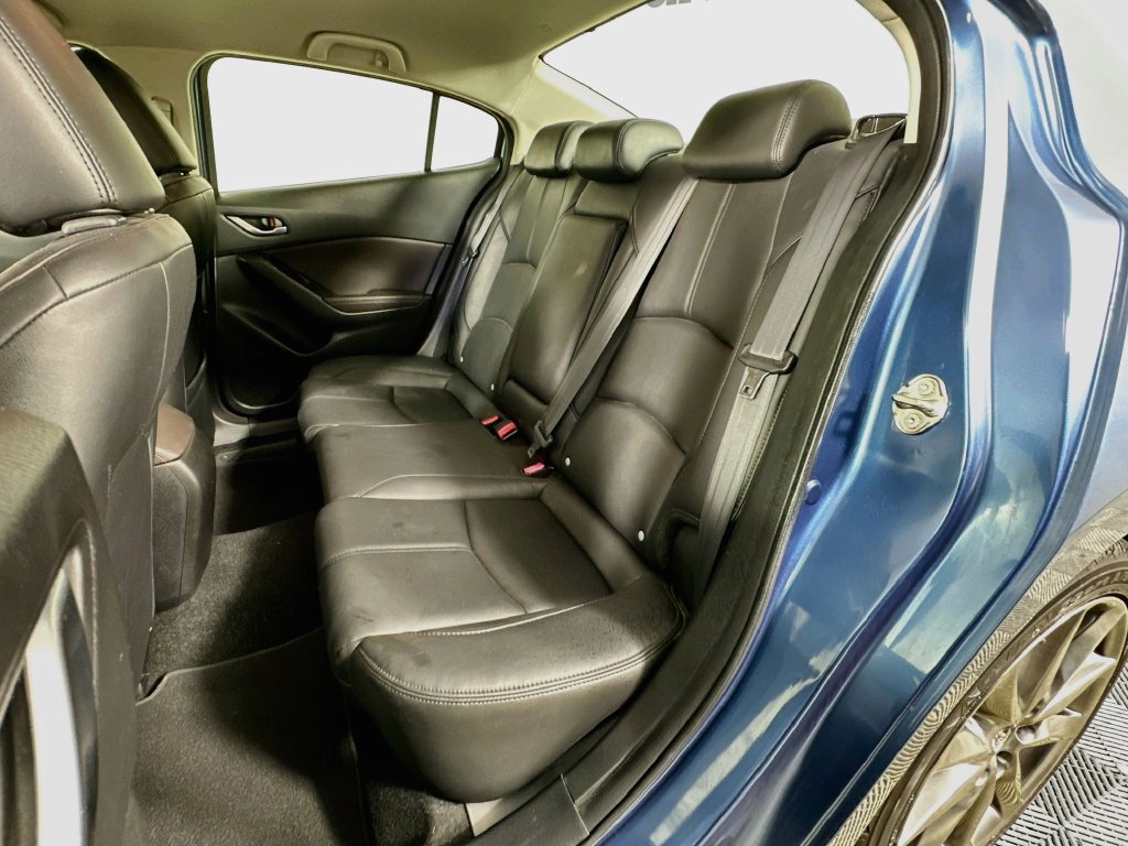 Used 2018 MAZDA MAZDA3 Touring FWD image 25
