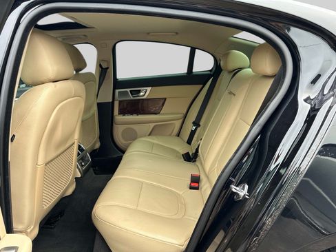Used 2012 Jaguar XF RWD image 14