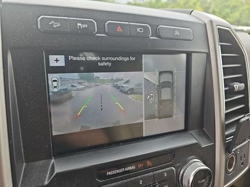 Used 2019 Ford F150 Lariat w/ Equipment Group 502A Luxury AWD/4WD image 21