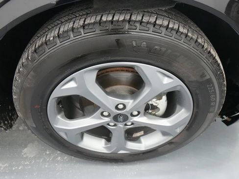Used 2024 Ford Escape ST-Line w/ Equipment Group 301A FWD image 12