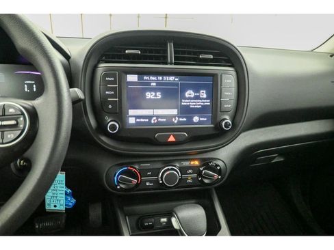 Used 2025 Kia Soul LX image 14