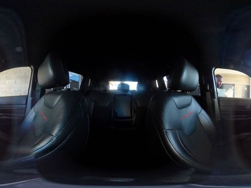 Used 2025 Jeep Compass Trailhawk image 41