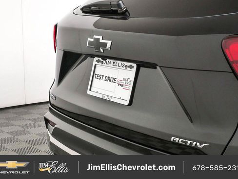 Used 2025 Chevrolet Trax ACTIV w/ Sunroof Package FWD image 34