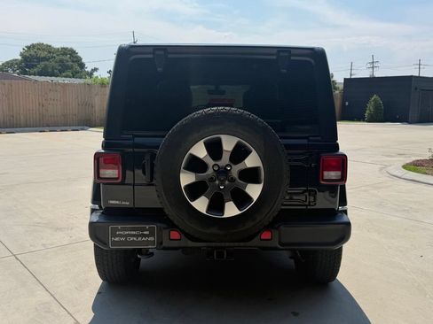 Used 2022 Jeep Wrangler Unlimited Sahara AWD/4WD image 6