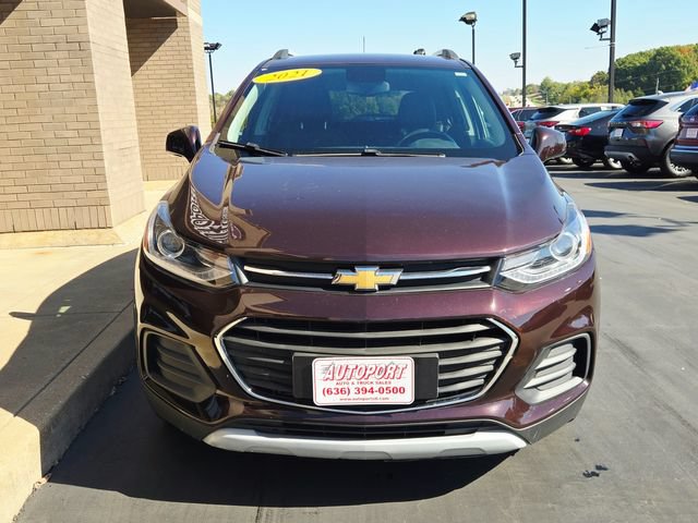 Used 2021 Chevrolet Trax LT w/ LT Convenience Package FWD image 2