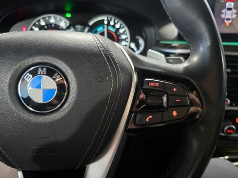 Used 2019 BMW 530e w/ Convenience Package image 17