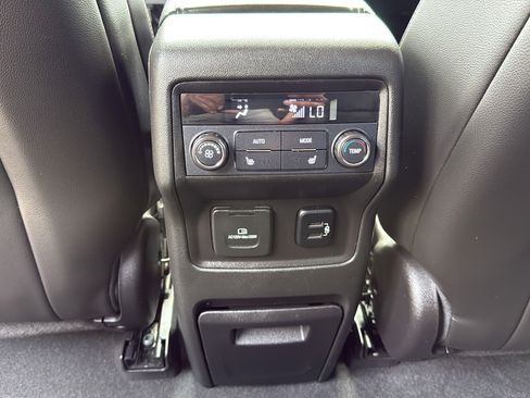 Used 2017 GMC Acadia Denali w/ Technology Package AWD/4WD image 17