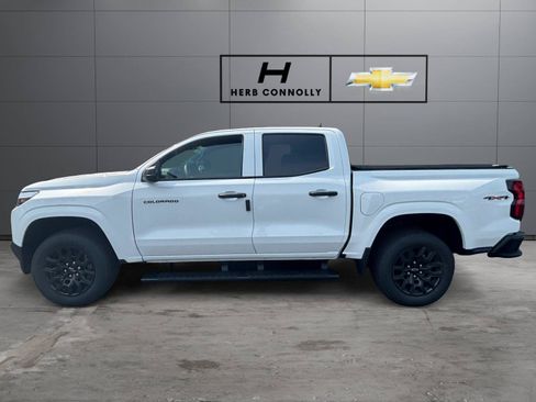 New 2026 Chevrolet Colorado W/T AWD/4WD image 2