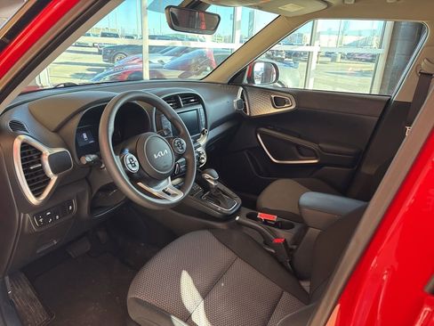 Certified 2022 Kia Soul LX w/ Technology Package image 19