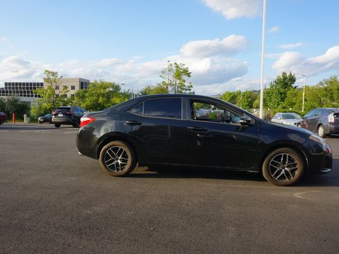 Used 2015 Toyota Corolla S FWD image 3