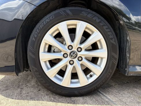 Used 2020 Toyota Camry LE FWD image 9