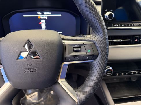 Used 2024 Mitsubishi Outlander SE Black Edition AWD/4WD image 16