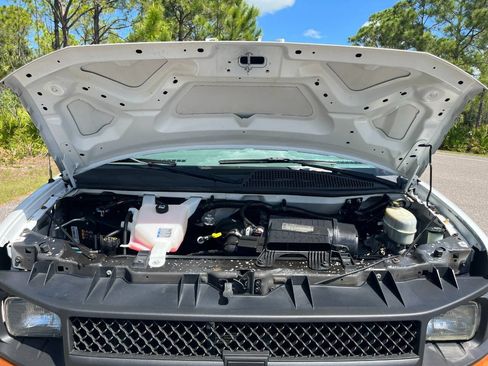 Used 2013 Chevrolet Express 3500 Extended RWD image 29
