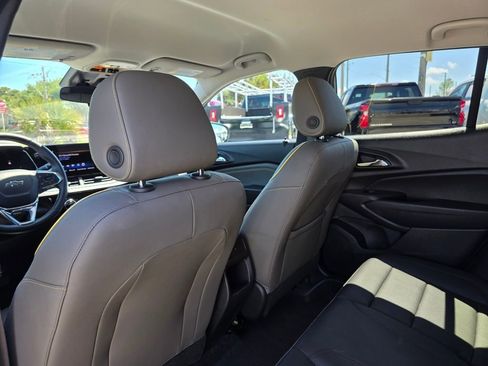 Used 2025 Chevrolet Trax ACTIV w/ Driver Confidence Package image 19