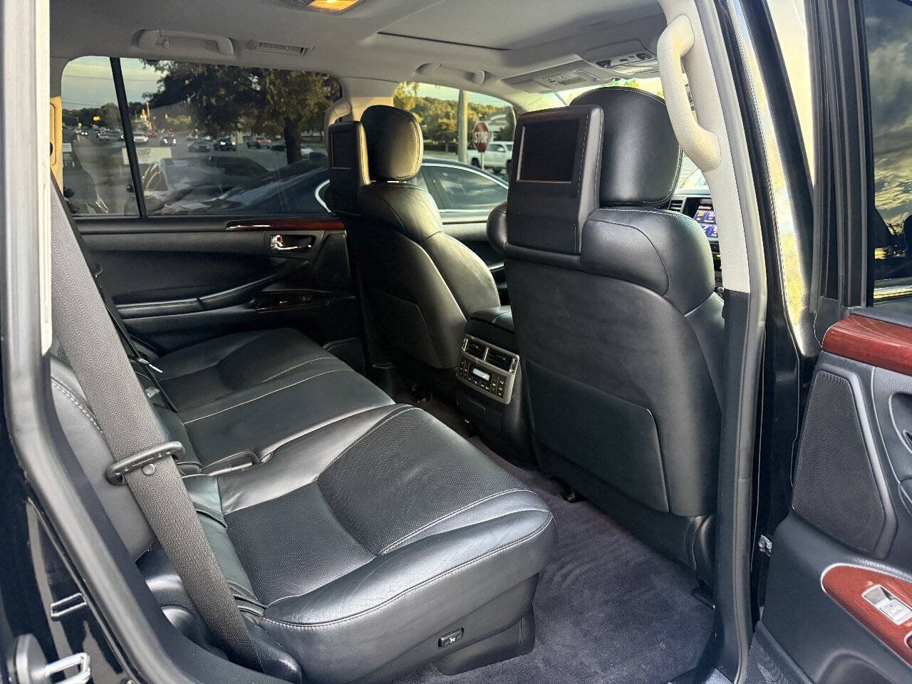 Used 2014 Lexus LX 570 4WD image 16