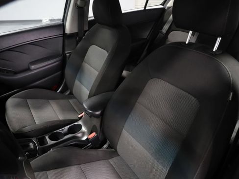 Used 2018 Kia Forte LX FWD image 13