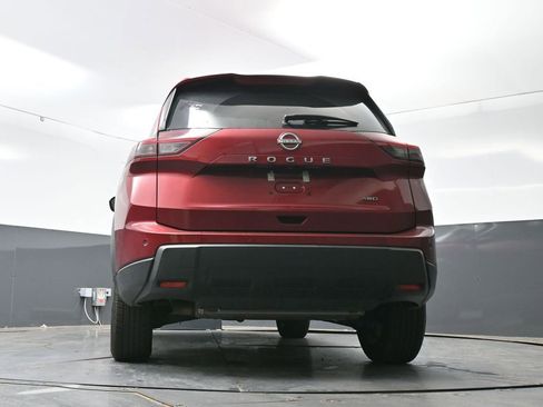 Used 2025 Nissan Rogue SV image 32