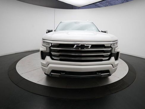 Certified 2023 Chevrolet Silverado 1500 High Country w/ Technology Package image 11