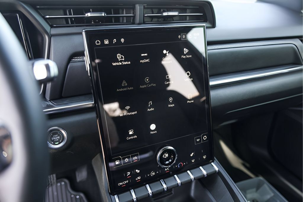 Used 2026 GMC Terrain Elevation w/ Technology Package II FWD image 18