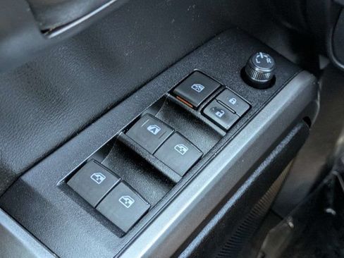 Used 2021 Toyota Tacoma SR5 RWD image 22